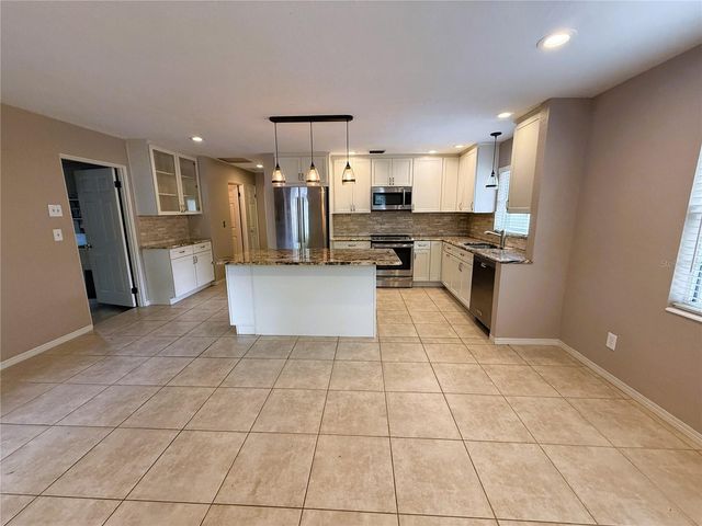 8184 24TH AVENUE N, St Petersburg, FL 33710