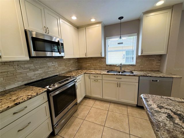 8184 24TH AVENUE N, St Petersburg, FL 33710