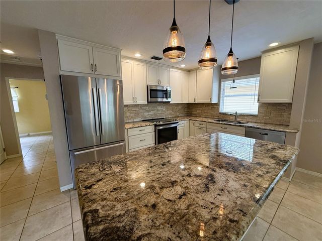 8184 24TH AVENUE N, St Petersburg, FL 33710