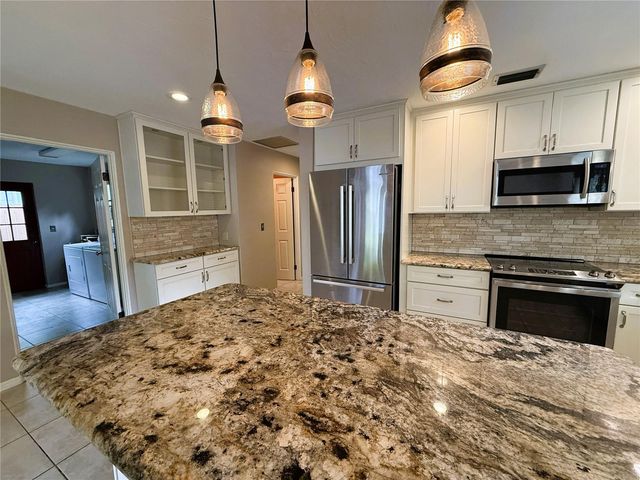 8184 24TH AVENUE N, St Petersburg, FL 33710