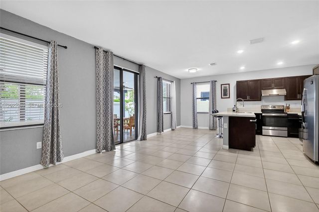 10400 W 35 Way, Hialeah, FL 33018