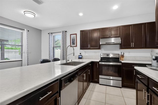 10400 W 35 Way, Hialeah, FL 33018