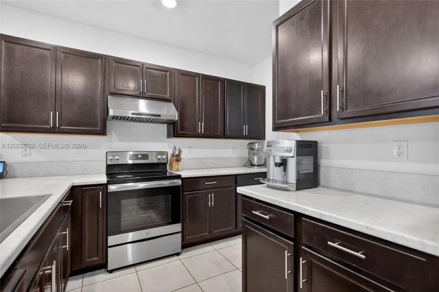 10400 W 35 Way, Hialeah, FL 33018