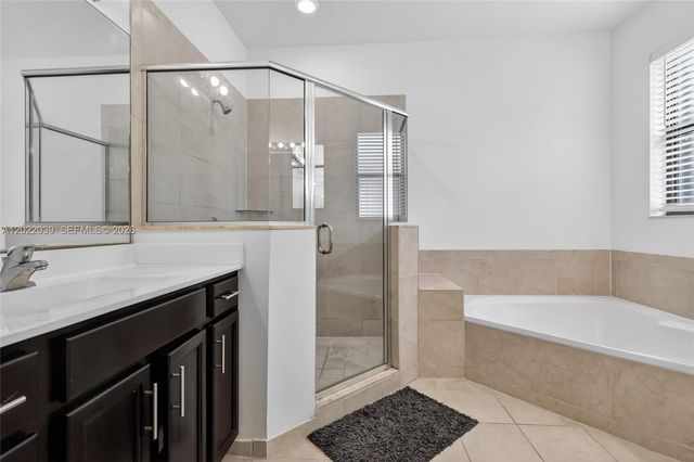 10400 W 35 Way, Hialeah, FL 33018
