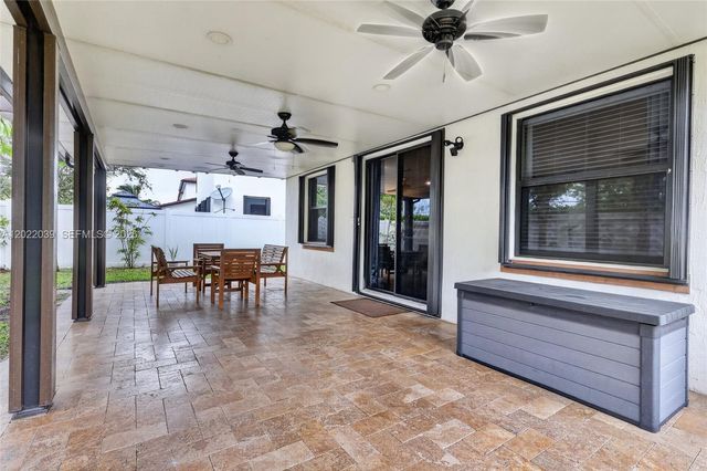 10400 W 35 Way, Hialeah, FL 33018