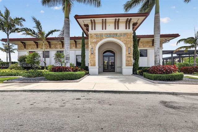 10400 W 35 Way, Hialeah, FL 33018