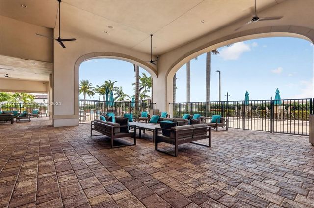 10400 W 35 Way, Hialeah, FL 33018