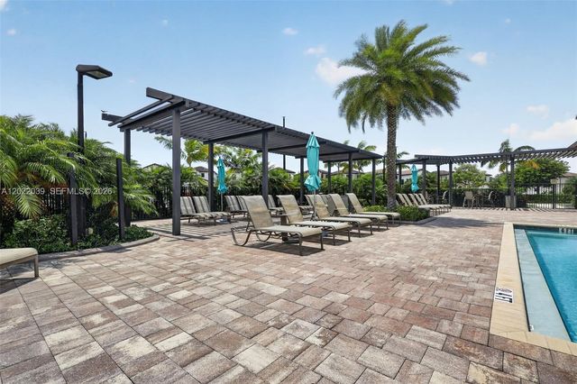 10400 W 35 Way, Hialeah, FL 33018