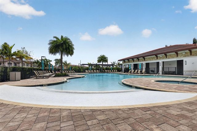 10400 W 35 Way, Hialeah, FL 33018