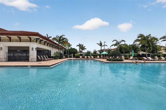 10400 W 35 Way, Hialeah, FL 33018
