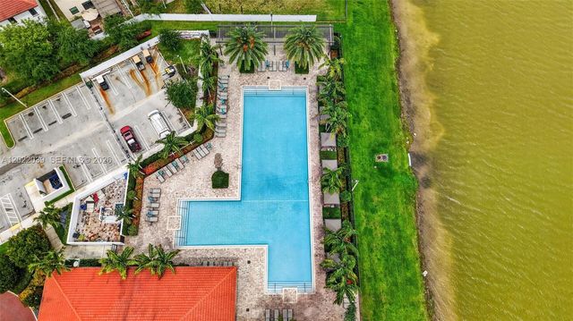 10400 W 35 Way, Hialeah, FL 33018