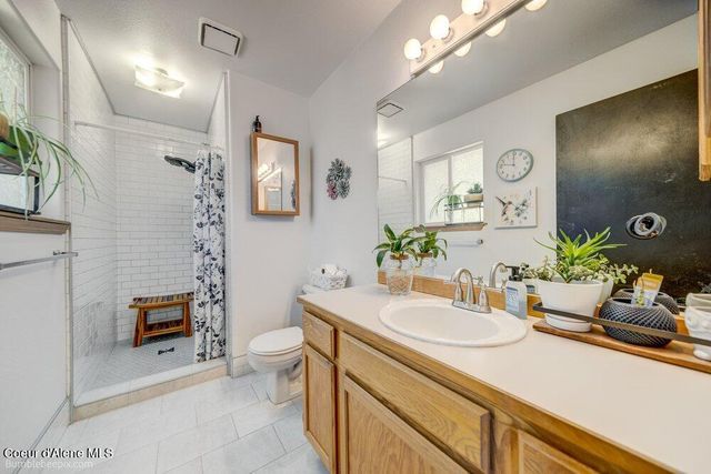 8811 N Davis Circle, Hayden, ID 83835