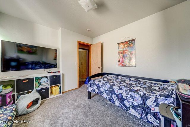 8811 N Davis Circle, Hayden, ID 83835