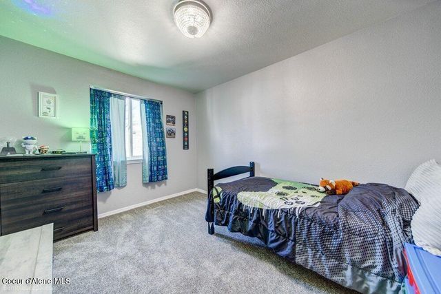 8811 N Davis Circle, Hayden, ID 83835