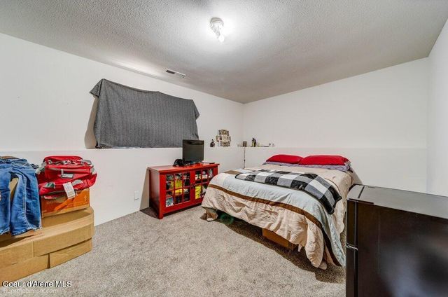 8811 N Davis Circle, Hayden, ID 83835