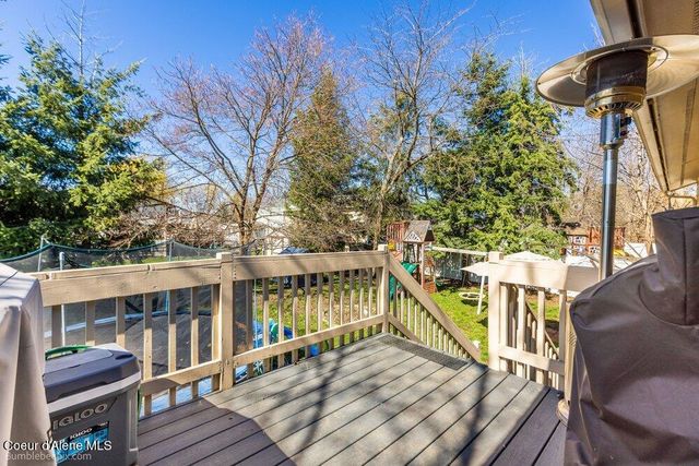 8811 N Davis Circle, Hayden, ID 83835