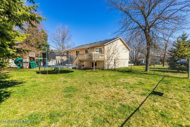 8811 N Davis Circle, Hayden, ID 83835