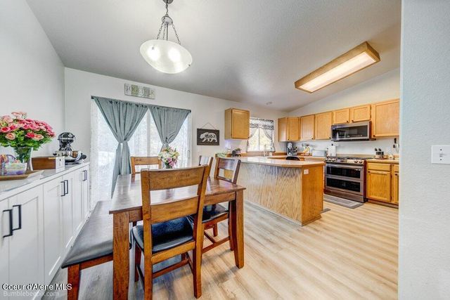 8811 N Davis Circle, Hayden, ID 83835