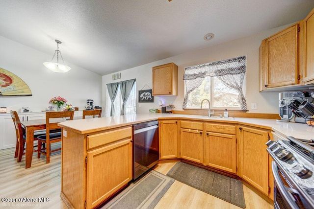 8811 N Davis Circle, Hayden, ID 83835