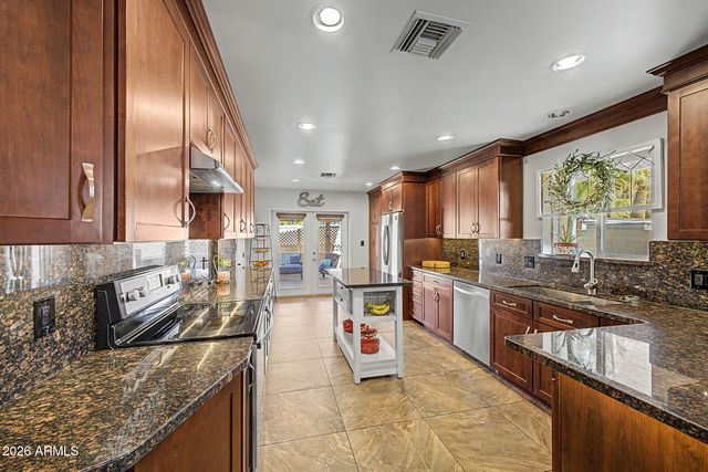 1945 N 66TH Place, Mesa, AZ 85205