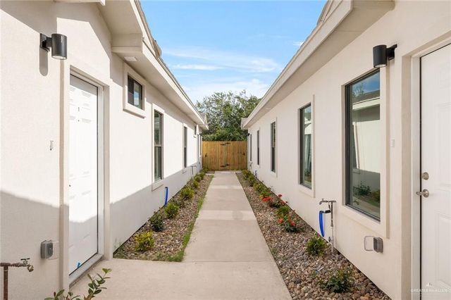 1216 W Harrison Avenue, Alton, TX 78573