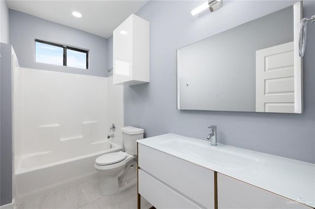 1216 W Harrison Avenue, Alton, TX 78573