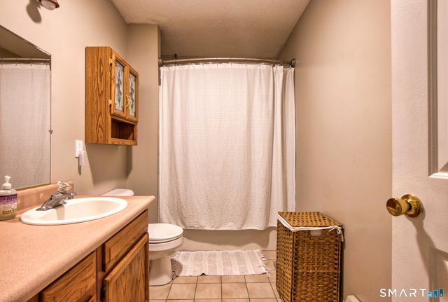 117 Melbourne Court, Naugatuck, CT 06770