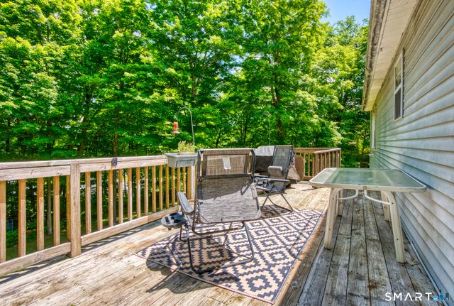 117 Melbourne Court, Naugatuck, CT 06770