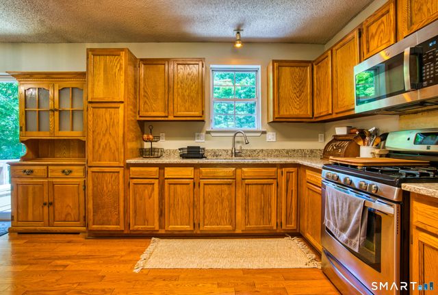 117 Melbourne Court, Naugatuck, CT 06770