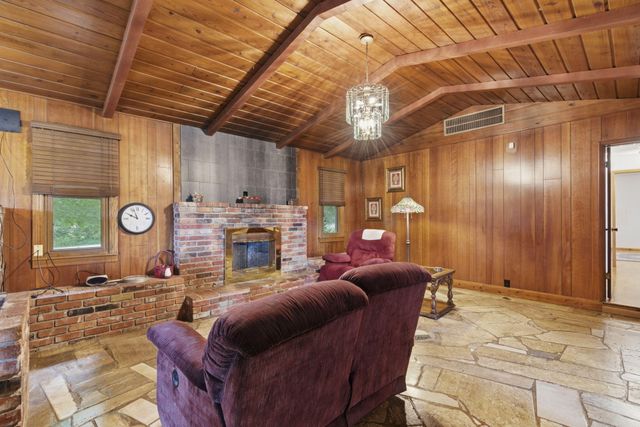 3642 S Farm Road 69, Republic, MO 65738
