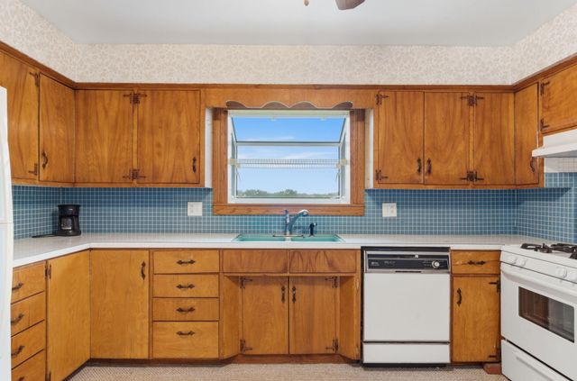 3642 S Farm Road 69, Republic, MO 65738