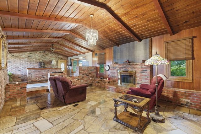 3642 S Farm Road 69, Republic, MO 65738