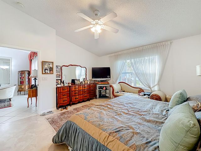 6174 Caladium Road, Delray Beach, FL 33484