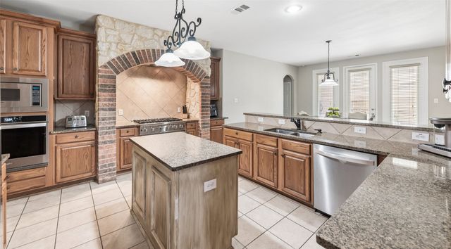 1301 Bramble Lane, Mansfield, TX 76063