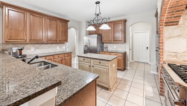 1301 Bramble Lane, Mansfield, TX 76063