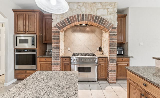 1301 Bramble Lane, Mansfield, TX 76063