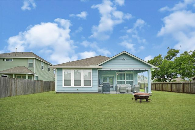 13331 Pecan Trails Drive, Santa Fe, TX 77510