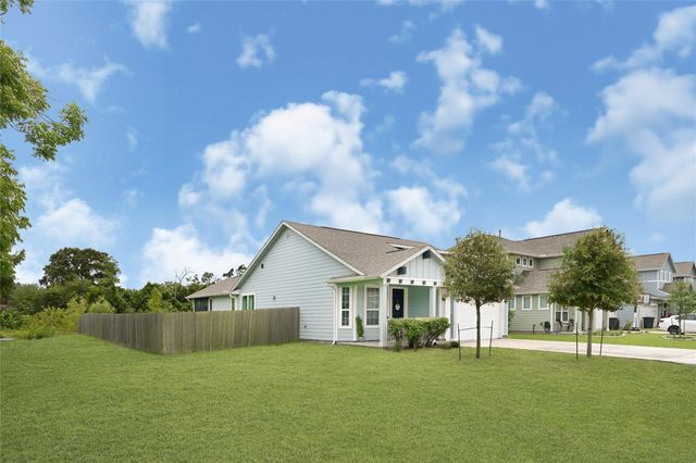 13331 Pecan Trails Drive, Santa Fe, TX 77510