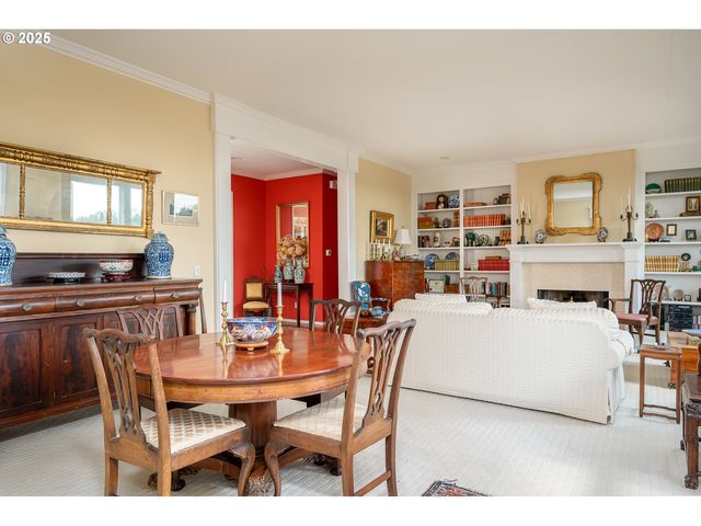 9015 Nw BARTHOLOMEW Dr, Portland, OR 97229