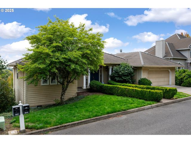 9015 Nw BARTHOLOMEW Dr, Portland, OR 97229