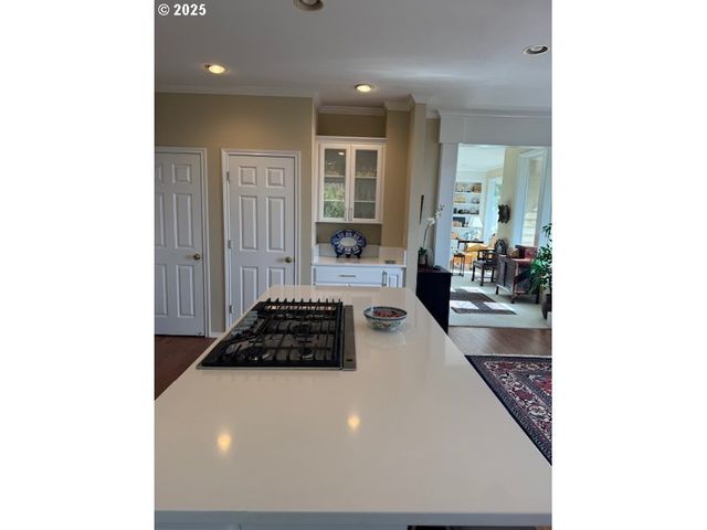 9015 Nw BARTHOLOMEW Dr, Portland, OR 97229