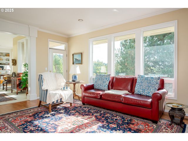 9015 Nw BARTHOLOMEW Dr, Portland, OR 97229