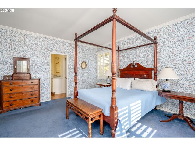 9015 Nw BARTHOLOMEW Dr, Portland, OR 97229