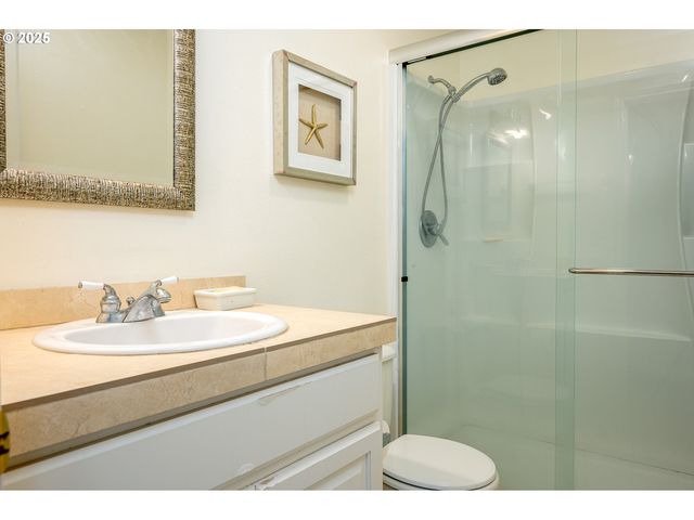 9015 Nw BARTHOLOMEW Dr, Portland, OR 97229