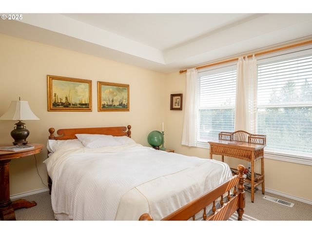 9015 Nw BARTHOLOMEW Dr, Portland, OR 97229