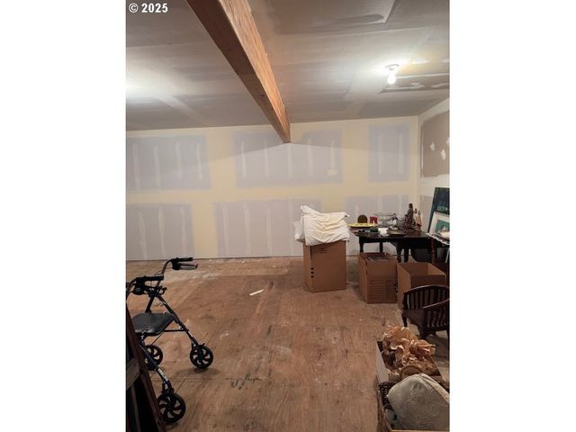 9015 Nw BARTHOLOMEW Dr, Portland, OR 97229