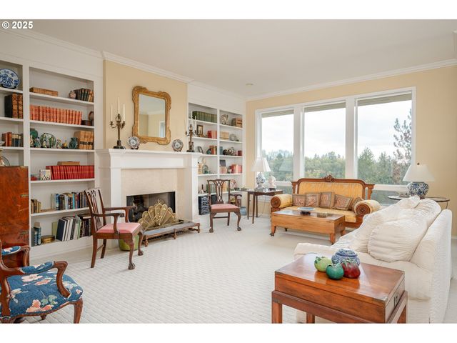 9015 Nw BARTHOLOMEW Dr, Portland, OR 97229