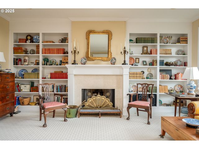 9015 Nw BARTHOLOMEW Dr, Portland, OR 97229