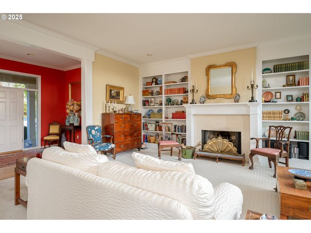 9015 Nw BARTHOLOMEW Dr, Portland, OR 97229