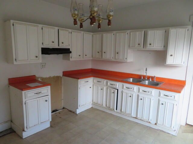 323 W 2nd Street, Paris, KY 40361